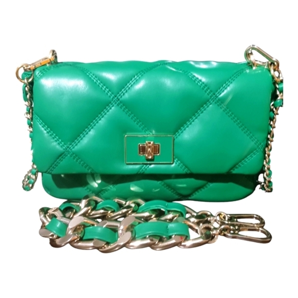 Steve Madden Handbags - Steve Madden green and gold quilted shoulder bag.